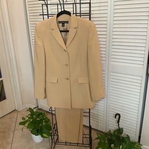 Josephine Chaus Pantsuit. (Butterscotch)